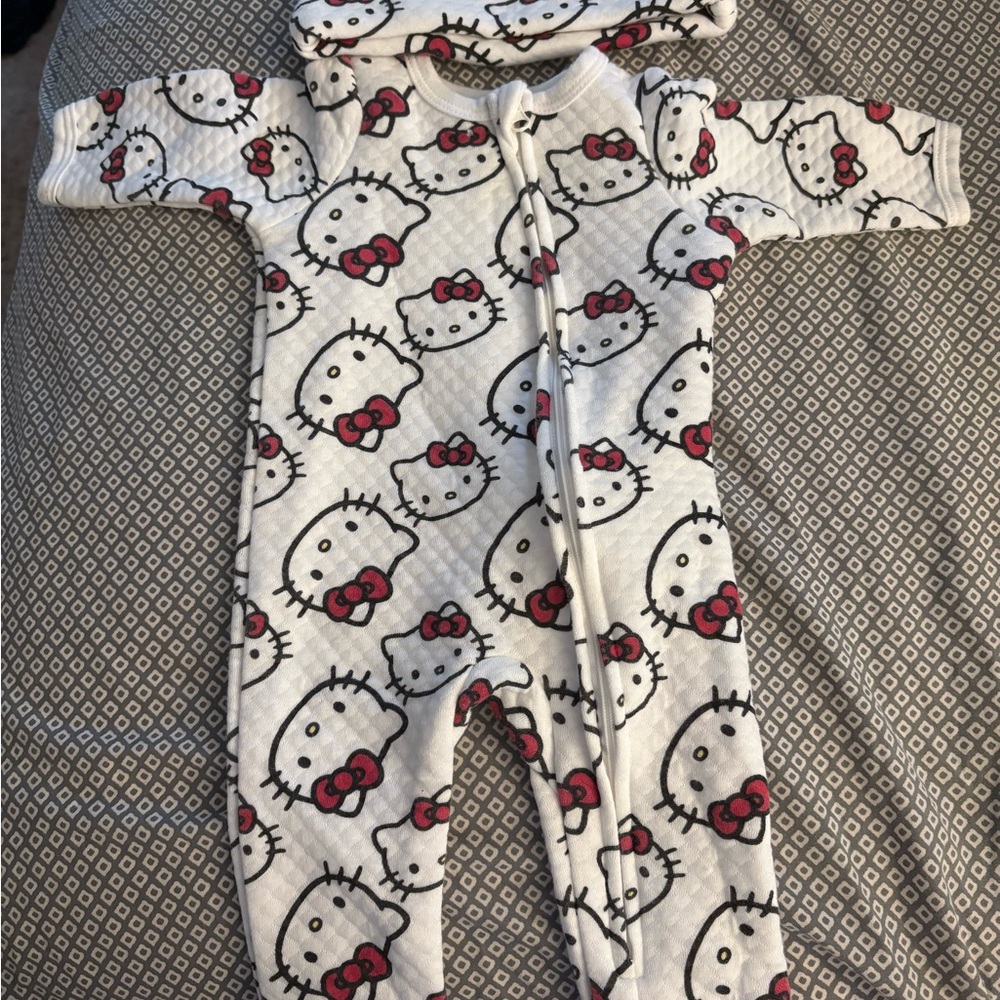 Hello Kitty baby sleeper  - White and Red